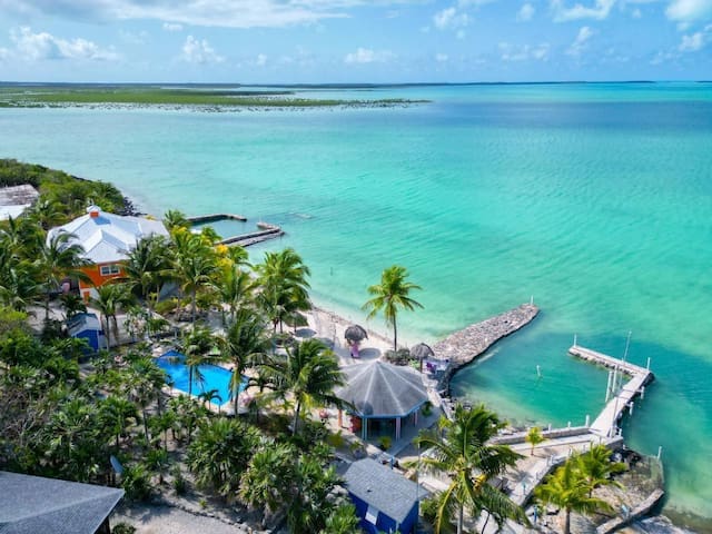 Waters Edge at The Cays